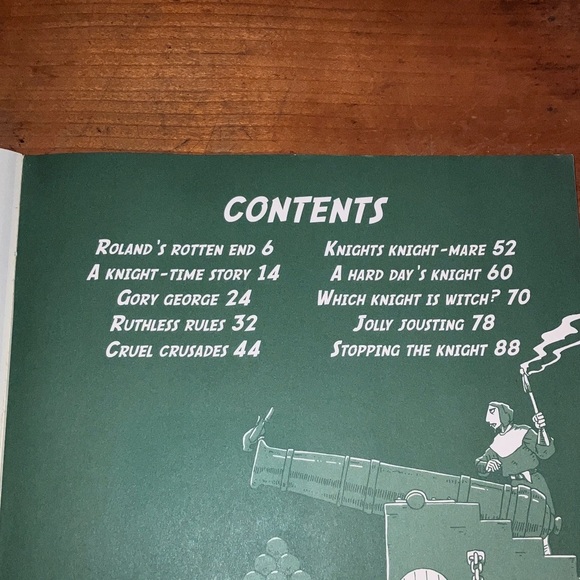 Scholastic Horrible Histories Knights Book - softcover a high speed comic book - Picture 5 of 16